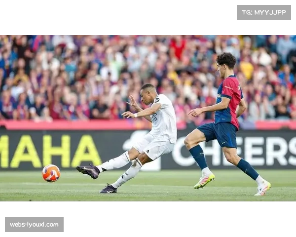 皇马边路防守被穆尼奥斯突破 单场四次成功过人凸显个人能力差距